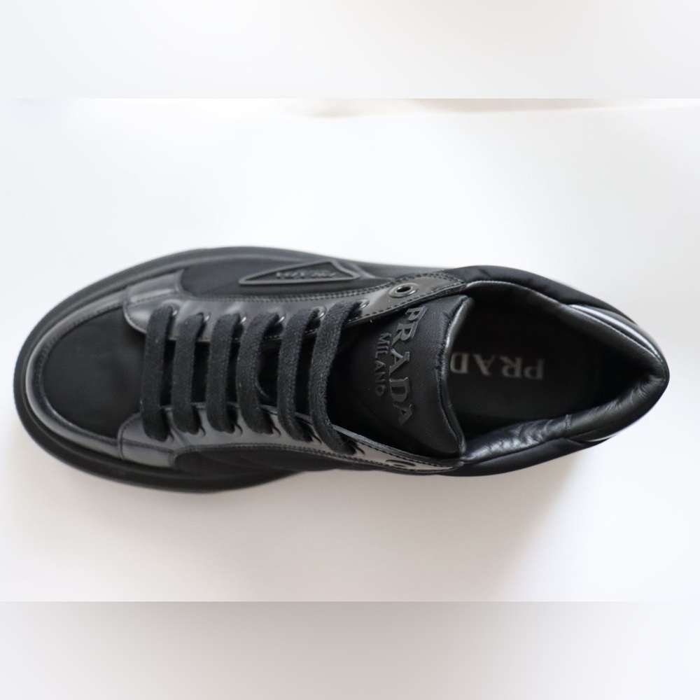 Prada Shoes, size 8 (run big is like 9 us) Excellent Condition!